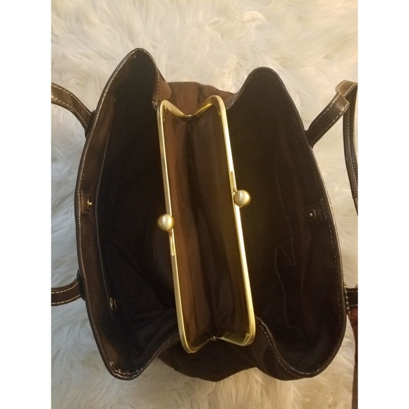 *Authentic* Coach Handbag - Picture 7 of 8